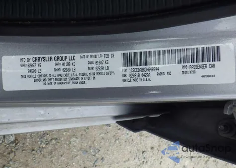 2013 Chrysler 200 Lx z USA, uszkodzony, nr VIN 1C3CCBAB6DN640744